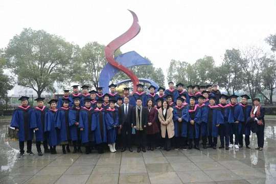 【结业典礼】我们永不散·相约再见时——记江西财经大学EMBA学院总裁研修班结业典礼 8812.jpg 【结业典礼】我们永不散·相约再见时——记江西财经大学EMBA学院总裁研修班结业典礼 8812.jpg