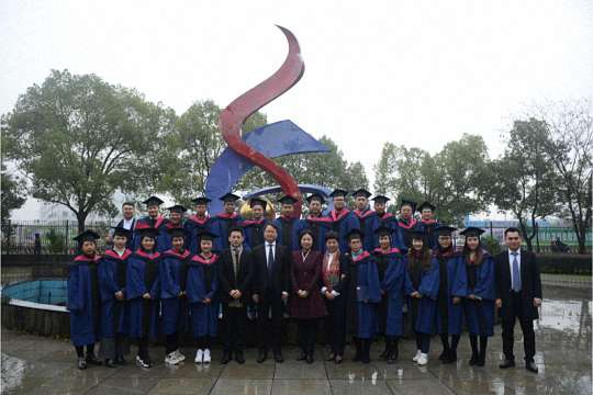 【结业典礼】我们永不散·相约再见时——记江西财经大学EMBA学院总裁研修班结业典礼 9228.jpg 【结业典礼】我们永不散·相约再见时——记江西财经大学EMBA学院总裁研修班结业典礼 9228.jpg