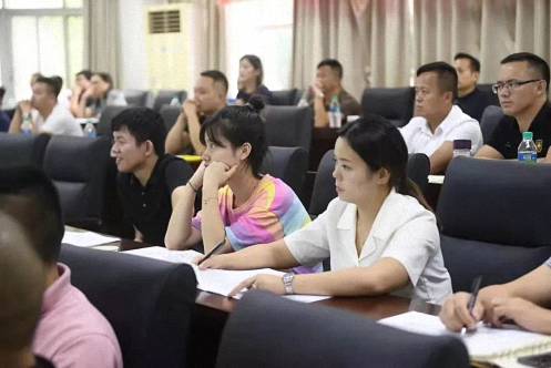 江西财大总裁班翟万宝老师《现代商业模式运营创新》课程圆满结束