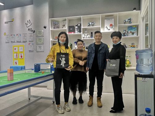 培育科技情怀 塑造创新能力——记走访江西财大EMBA总裁73班张琪同学企业优必选教育科技95.jpg