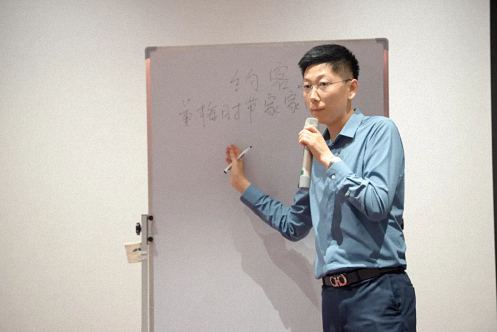 【学院动态】江西财经大学EMBA总裁班学习沙龙——《智慧父母》公益讲座305.jpg 【学院动态】江西财经大学EMBA总裁班学习沙龙——《智慧父母》公益讲座305.jpg