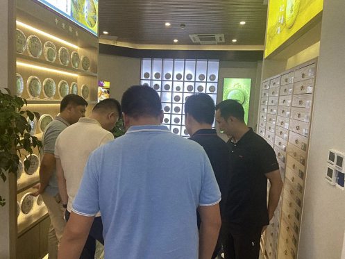 赣州教学点总裁二十四班班集体走访——大益茶专营店747.jpg