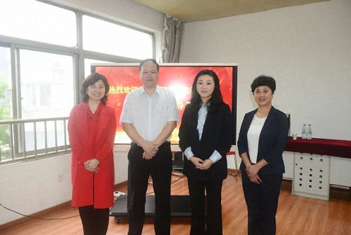 【中心动态】我校工商管理学院胡海波院长一行到EDP中心调研指导工作0.jpg 【中心动态】我校工商管理学院胡海波院长一行到EDP中心调研指导工作0.jpg