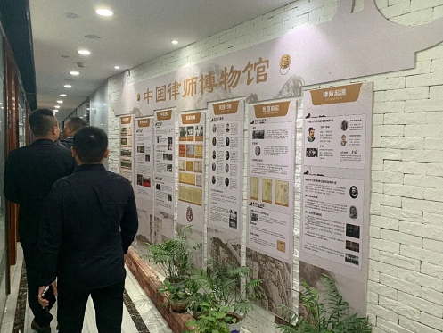 【学员走访】记走访江西财大新商界83班琚冰同学所在单位江西瀛洪仁律师事务所733.jpg 【学员走访】记走访江西财大新商界83班琚冰同学所在单位江西瀛洪仁律师事务所733.jpg