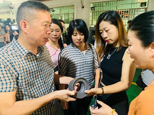 【学员走访】记走访江财新商界83班同学企业——斌仔锻压机械、中鑫建材375.jpg 【学员走访】记走访江财新商界83班同学企业——斌仔锻压机械、中鑫建材375.jpg