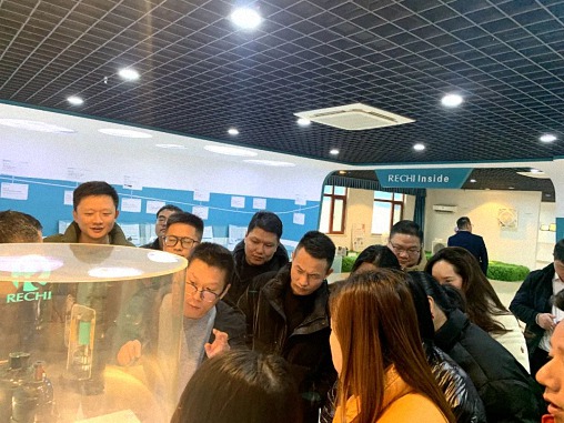 【班级活动】江财新商界83班赴九江走访交流——大典五金制品、瑞智(九江)精密机电 666.jpg 【班级活动】江财新商界83班赴九江走访交流——大典五金制品、瑞智(九江)精密机电 666.jpg