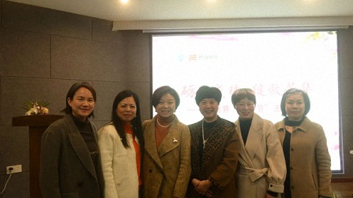 【中心动态】江财新商界“三八”妇女节珍珠DIY活动圆满举行128.jpg