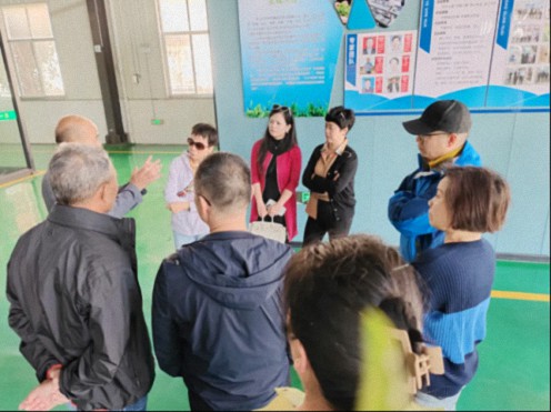 【班级活动】江财新商界25班师生赴郭青云同学企业——东林雨露庐山云雾茶智造工厂走访交流379.jpg