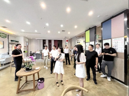 【学员走访】江财新商界95班刘媛同学所在企业——七舍七墅装510.jpg 【学员走访】江财新商界95班刘媛同学所在企业——七舍七墅装510.jpg