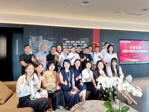 【学员走访】江财新商界95班刘媛同学所在企业——七舍七墅装682.jpg 【学员走访】江财新商界95班刘媛同学所在企业——七舍七墅装682.jpg