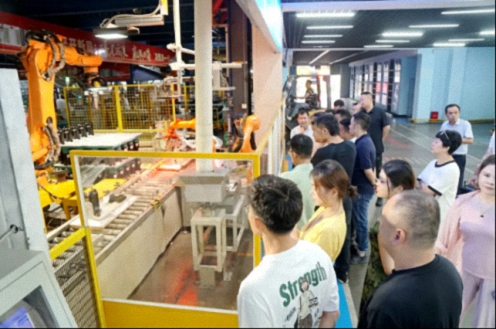 【学员走访】江财新商界91班张洪同学所在企业——TCL空调器(九江)有限公司558.jpg 【学员走访】江财新商界91班张洪同学所在企业——TCL空调器(九江)有限公司558.jpg