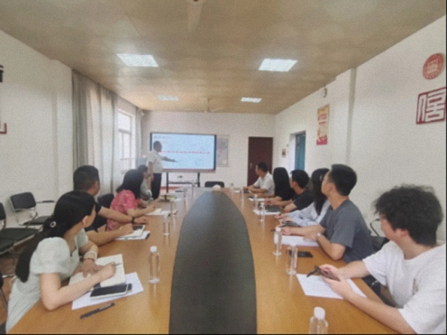 【中心动态】江右商联董事长范迎、蓝源资本合伙人林医一行到访EDP中心座谈交流