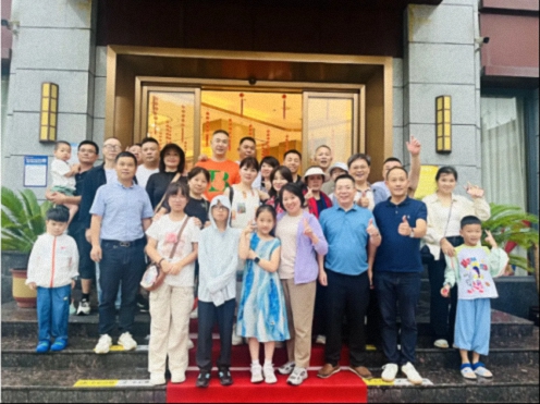 【班级活动】十年商海同舟,今朝黔山共叙——江西财大新商界51班十周年庆典活动103.jpg 【班级活动】十年商海同舟,今朝黔山共叙——江西财大新商界51班十周年庆典活动103.jpg