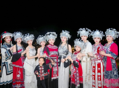 【班级活动】十年商海同舟,今朝黔山共叙——江西财大新商界51班十周年庆典活动504.jpg 【班级活动】十年商海同舟,今朝黔山共叙——江西财大新商界51班十周年庆典活动504.jpg