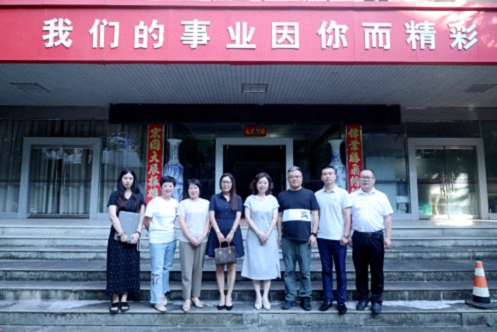 【中心动态】江财新商界3班校友王坚、万良英到访EDP中心座谈交流数字经济239.jpg 【中心动态】江财新商界3班校友王坚、万良英到访EDP中心座谈交流数字经济239.jpg