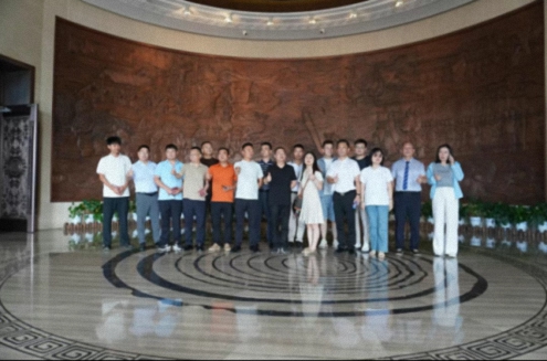 【学员走访】江西财大新商界总裁95班师生走进江西宝郡建筑工程有限公司参访交流766.jpg 【学员走访】江西财大新商界总裁95班师生走进江西宝郡建筑工程有限公司参访交流766.jpg