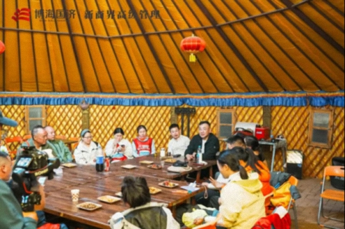 【中心动态】凯旋！江西新商界师生团队征战第四届腾格里沙漠徒步挑战赛！795.jpg